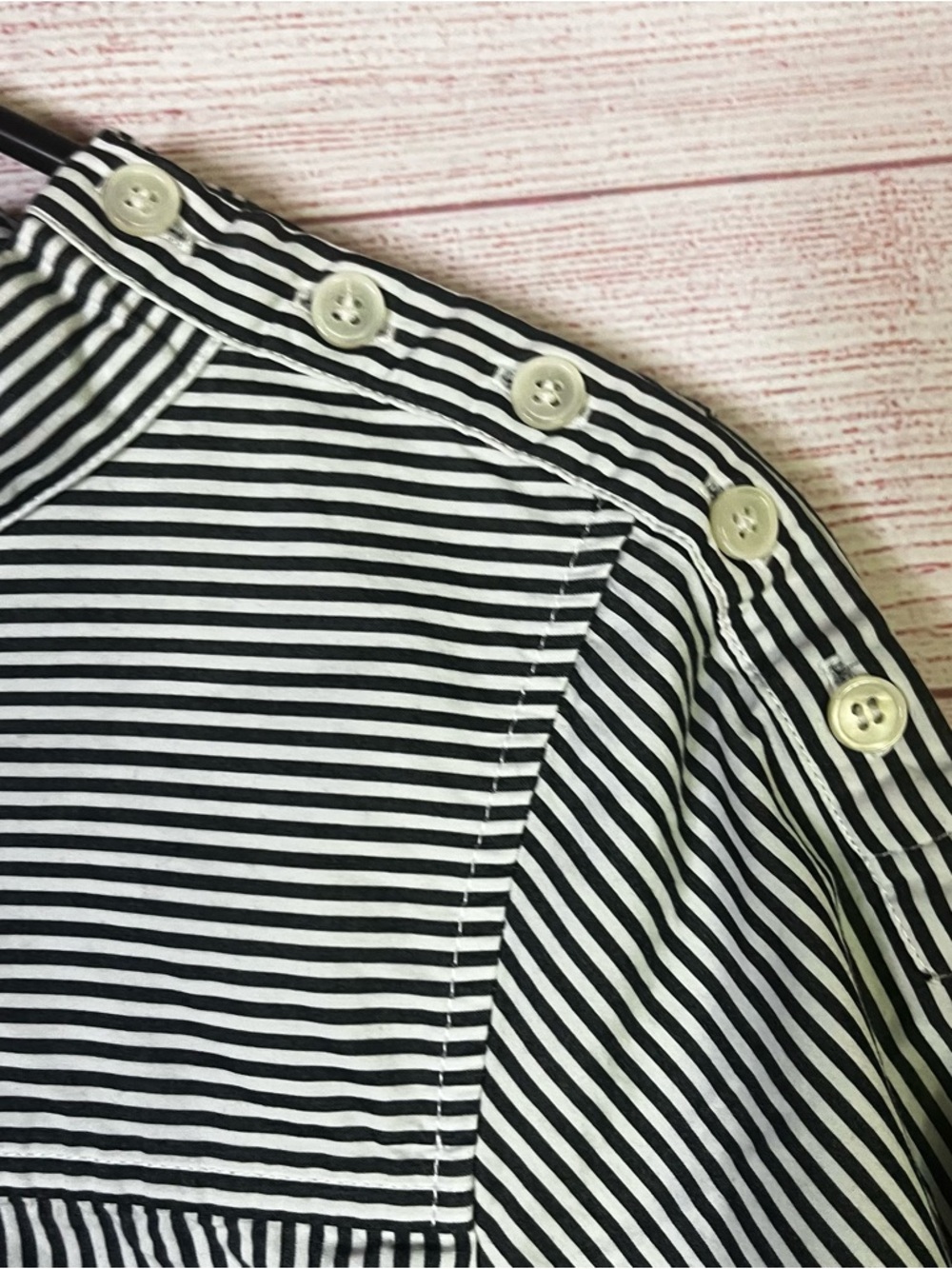 J.Crew Black White Striped Funnelneck Button Shoulder High Low Hem Shirt Size 6 - Picture 4 of 5
